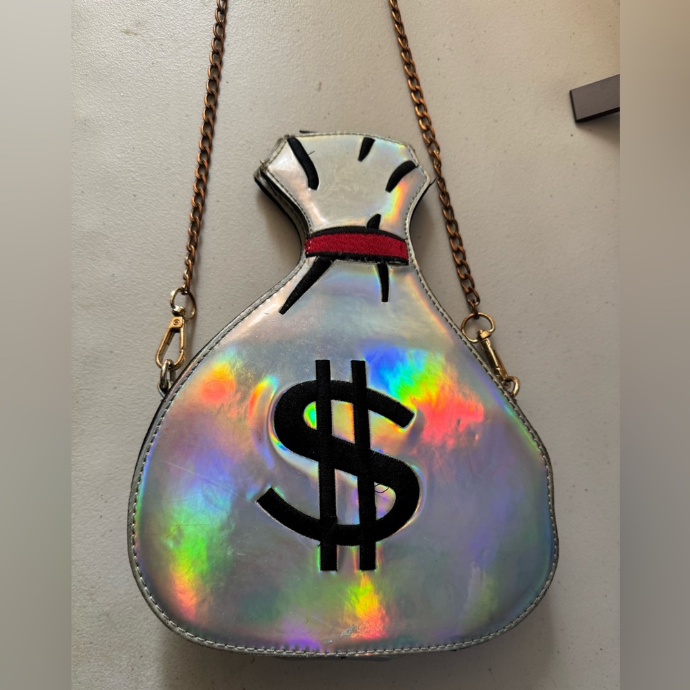 Holographic Money Bag Crossbody Money 💰 bag!!! Slight Use and Wear… ☠️👻🕯️👽